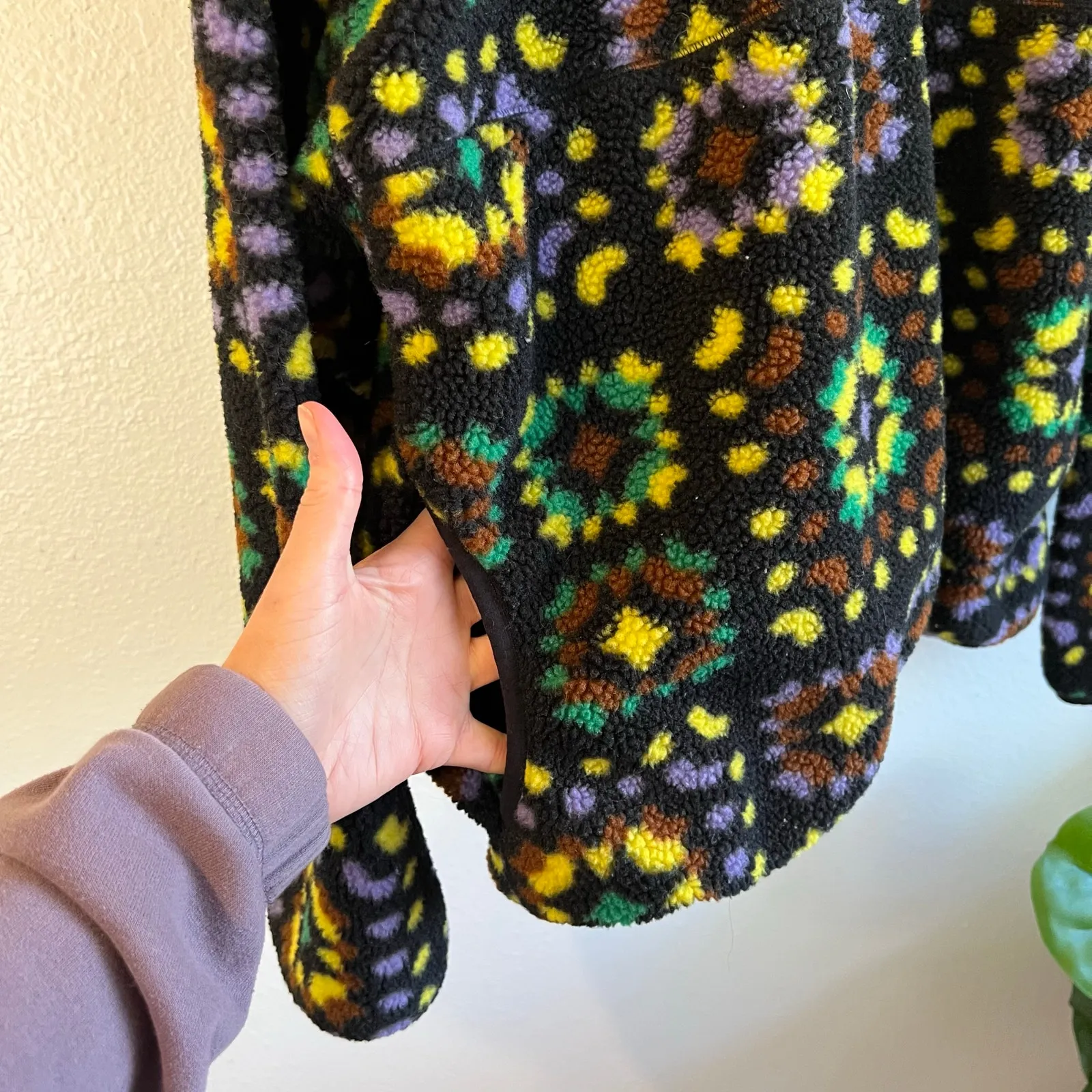 BDG Granny Square Afghan Quilt Fleece Plush Pullover 1/4 Zip Sweater Size Large - Image 4