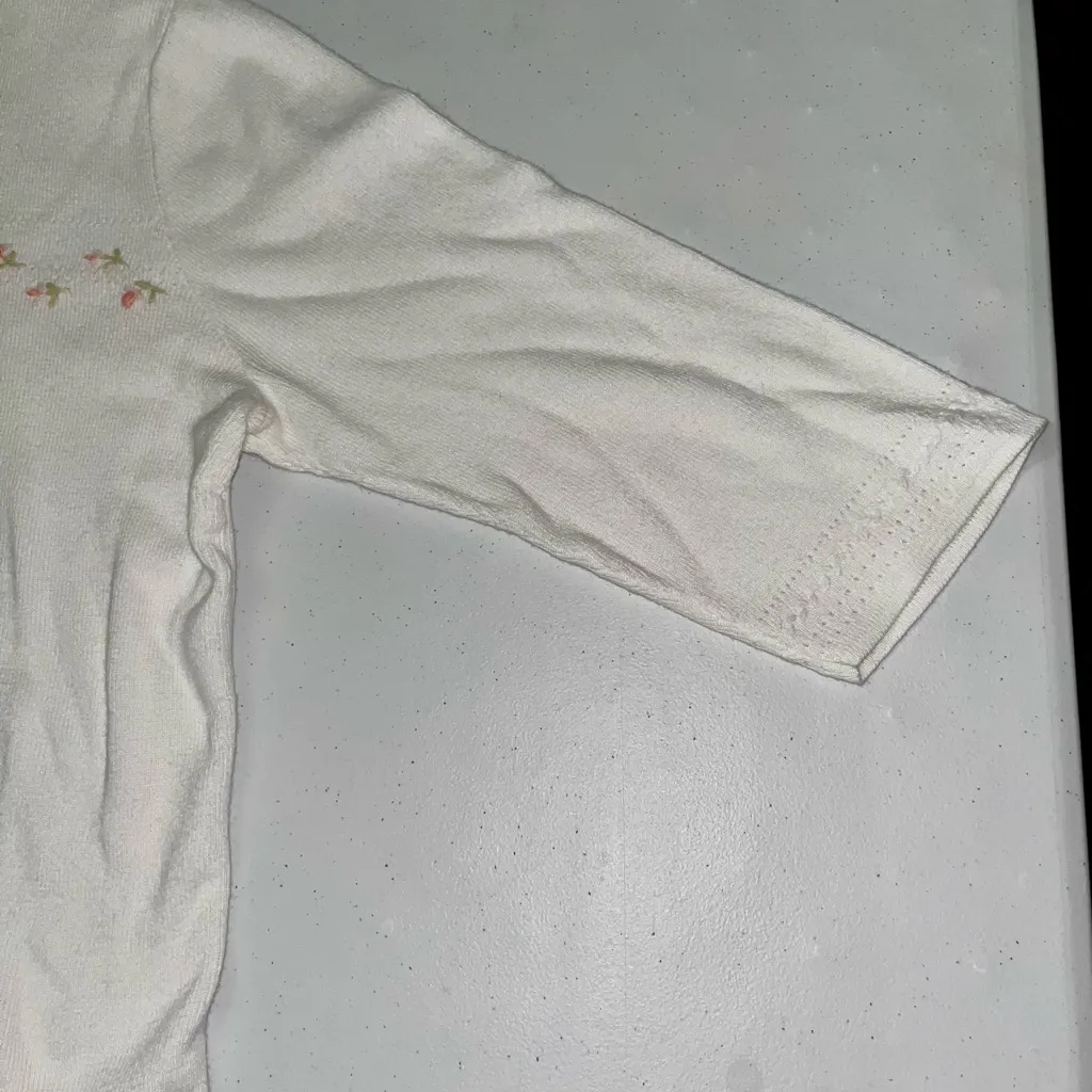 💜 Vintage Christopher & Banks Floral Hand Embroidered Sweater - Image 4