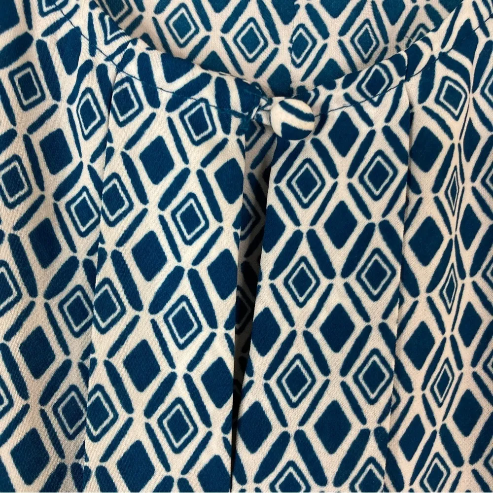 3/$30 Laundry by Shelli Segal | Blue Diamond Pattern Polyester Tank S - Image 4