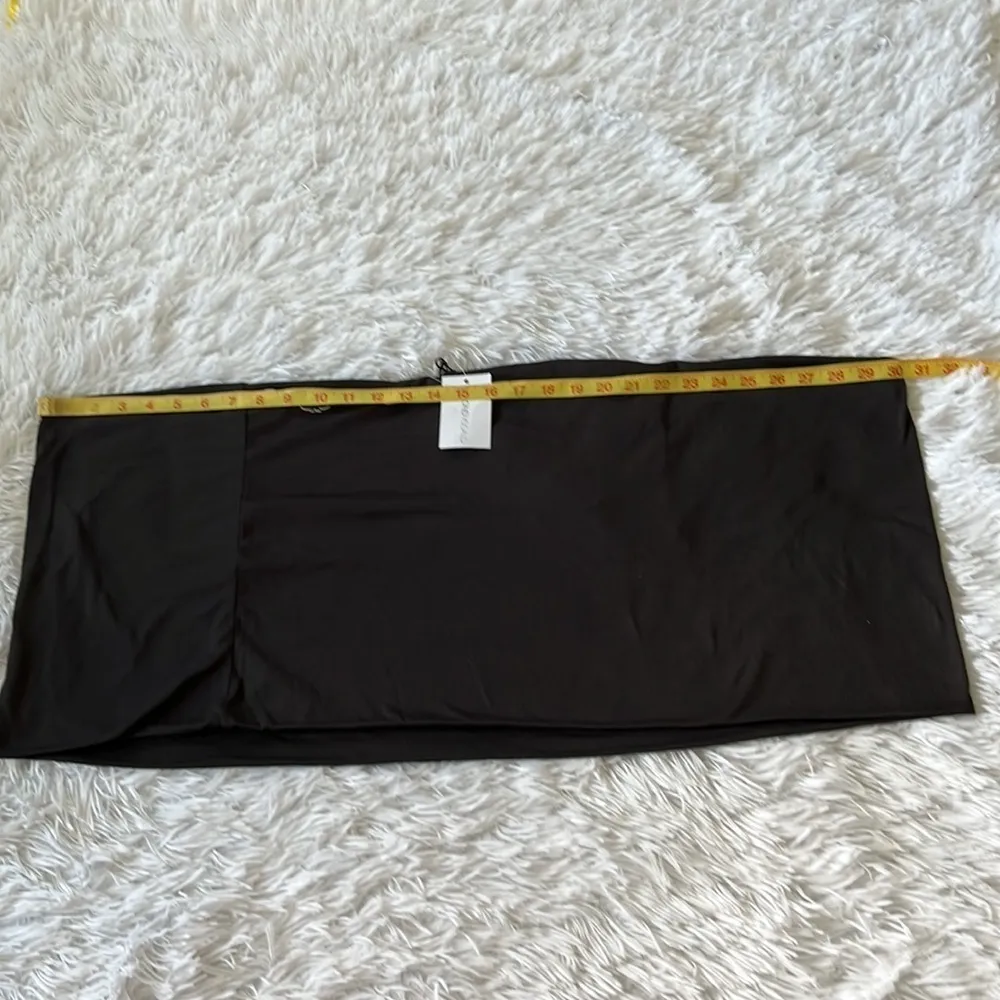 Beyond Yoga Pocket Infinity Scarf in Black One Size - Image 6