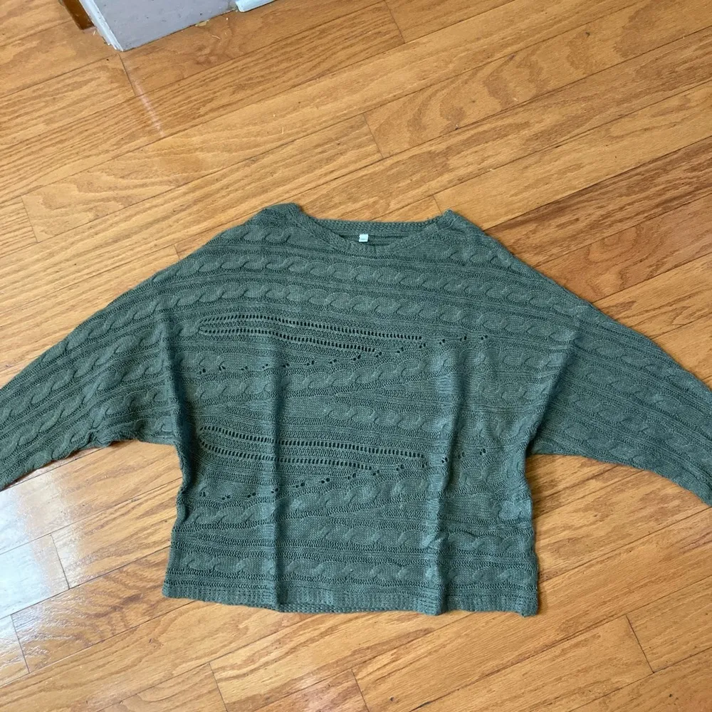 NEW Women Cable Knit Batwing Sweater - Image 5