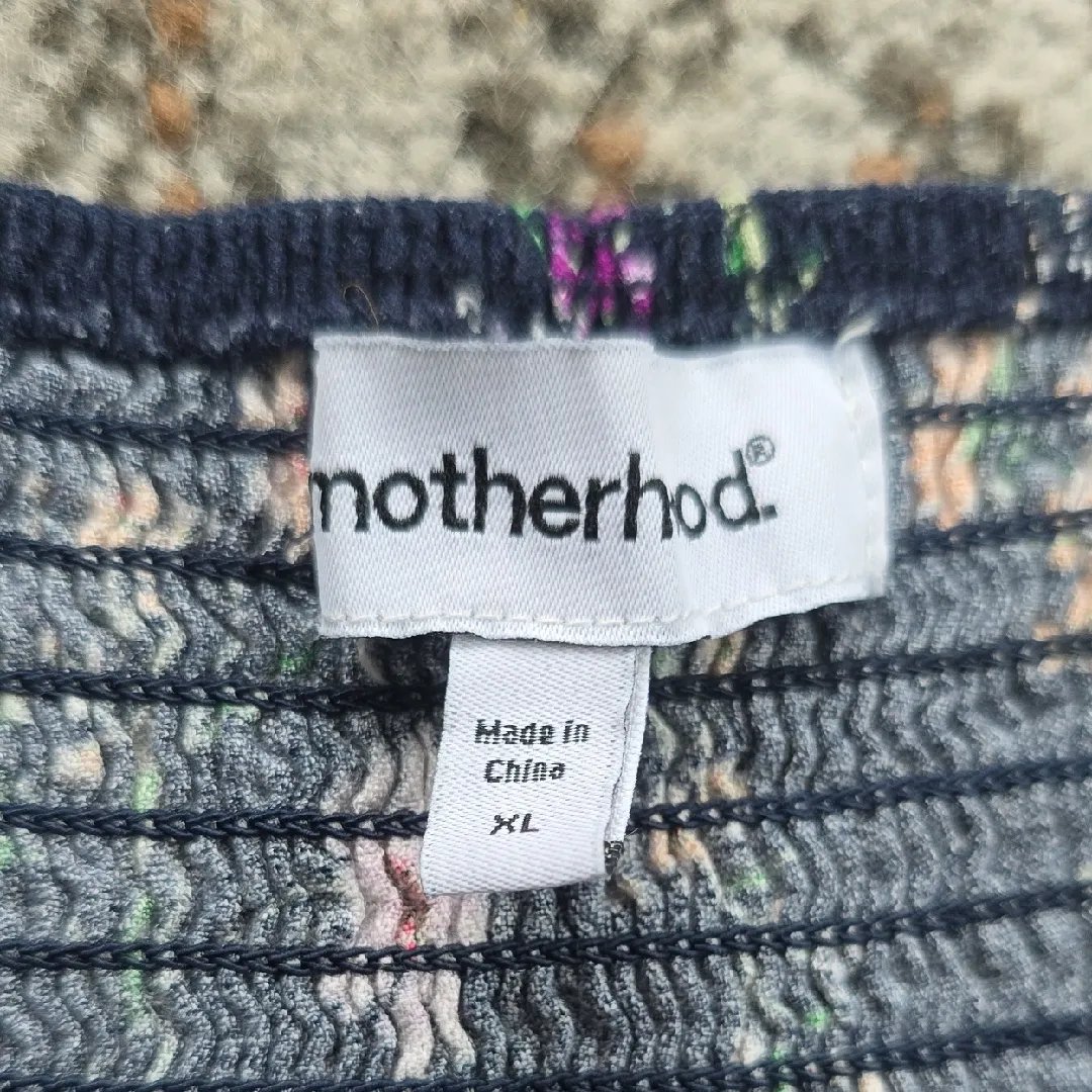 Motherhood Maternity Puff Sleeve Babydoll Top Floral Navy XL - Image 3