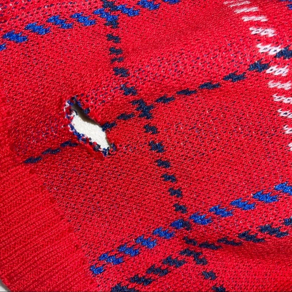 CROFT & BARROW RED PLAID FUN FESTIVE DESIGN SWEATER MEDIUM - Image 4