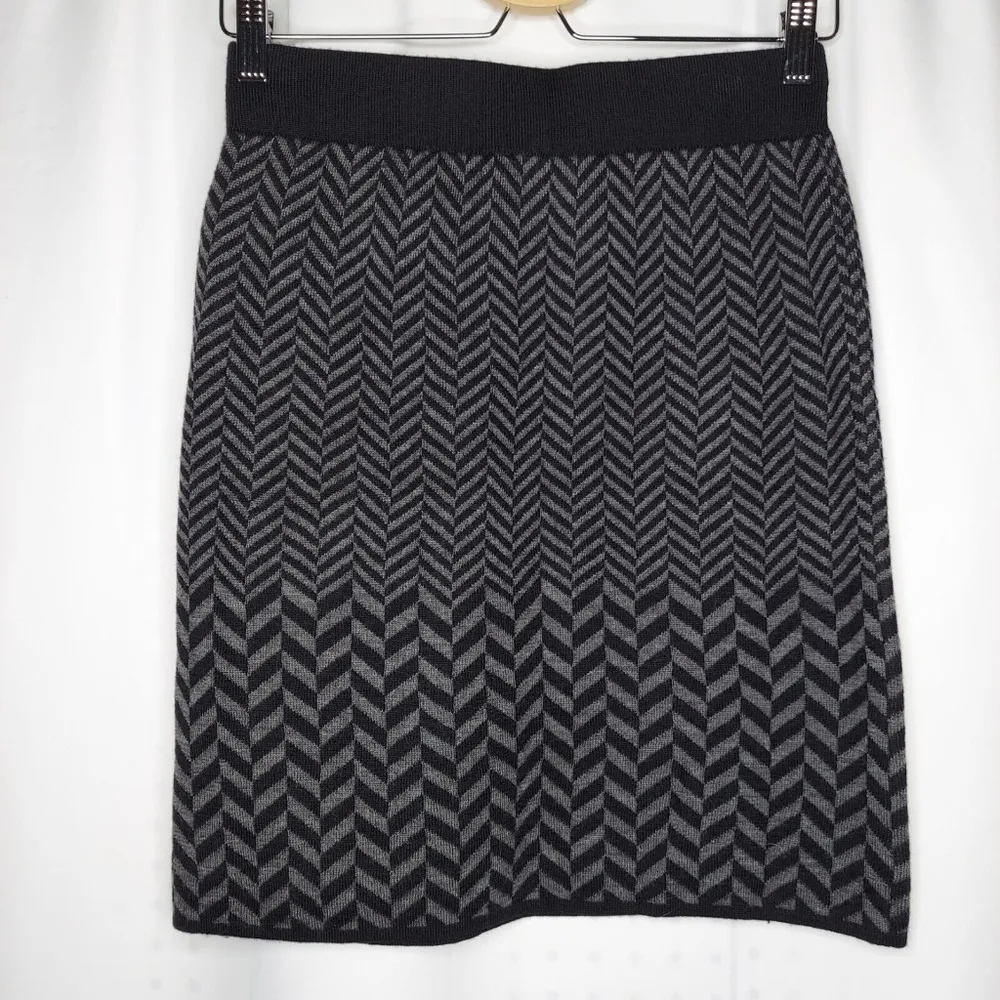 Kenar Women's Black Gray Chevron Wool Blend Pull On Stretch Mini Skirt Size M - Image 4