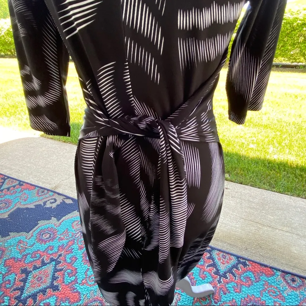 Karen Kane Pullover Dress - Image 5