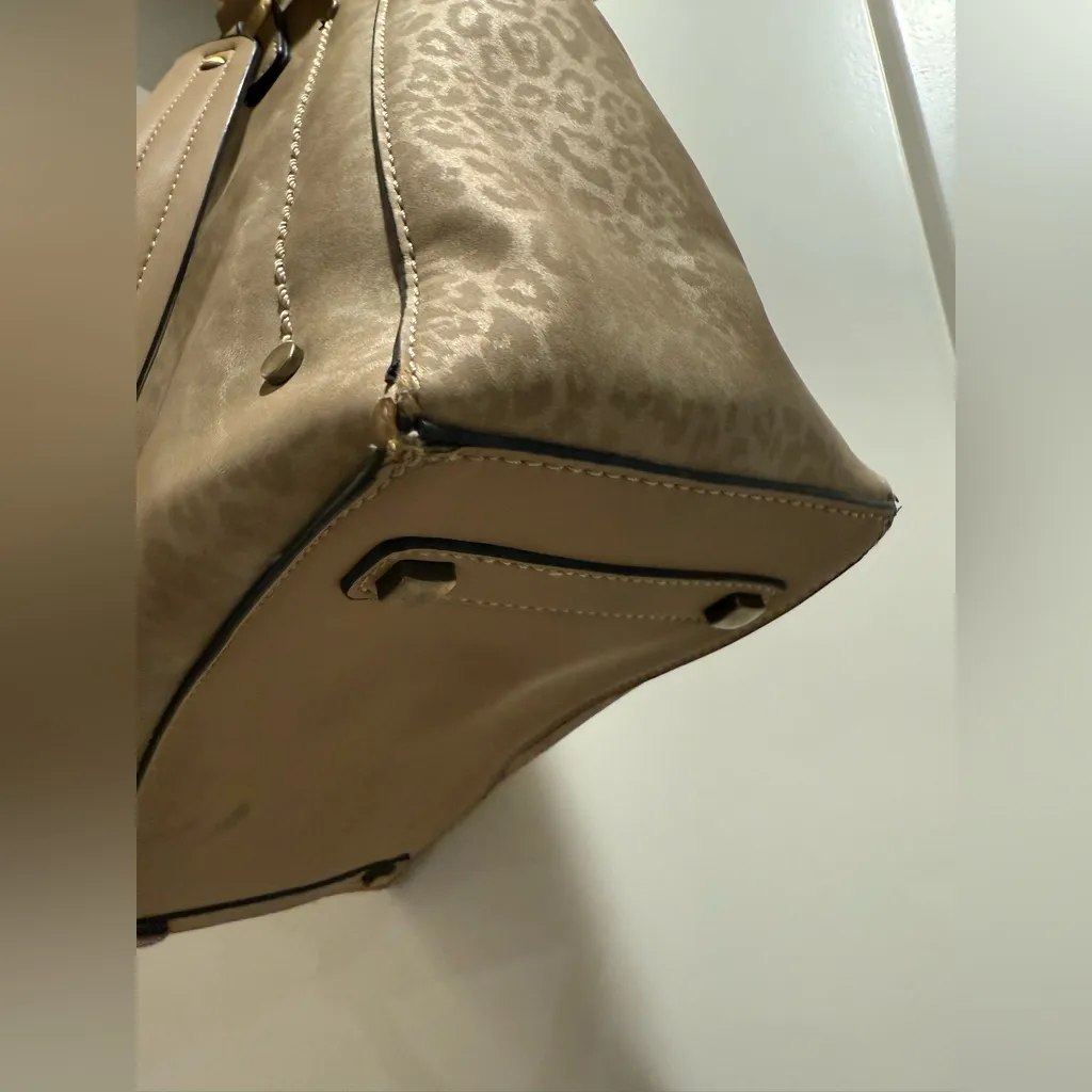 Simply‎ Noelle Taupe Leopard Print Tote Bag - Image 5