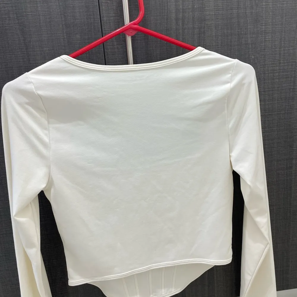 NWT Abercrombie & Fitch, A & F Soft Collection cream top size S - Image 4