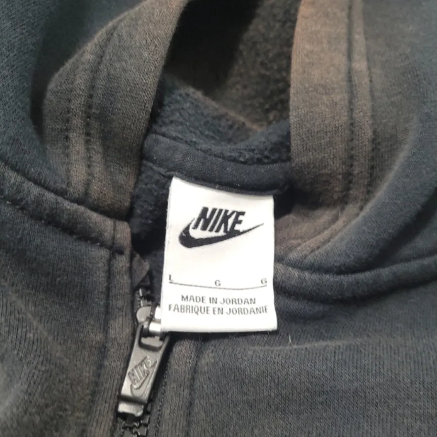 Nike Sweatshirt Size Large Full Zip Up Hooded Sweatshirt Embroidered Logo Faded Fading Black - Image 9