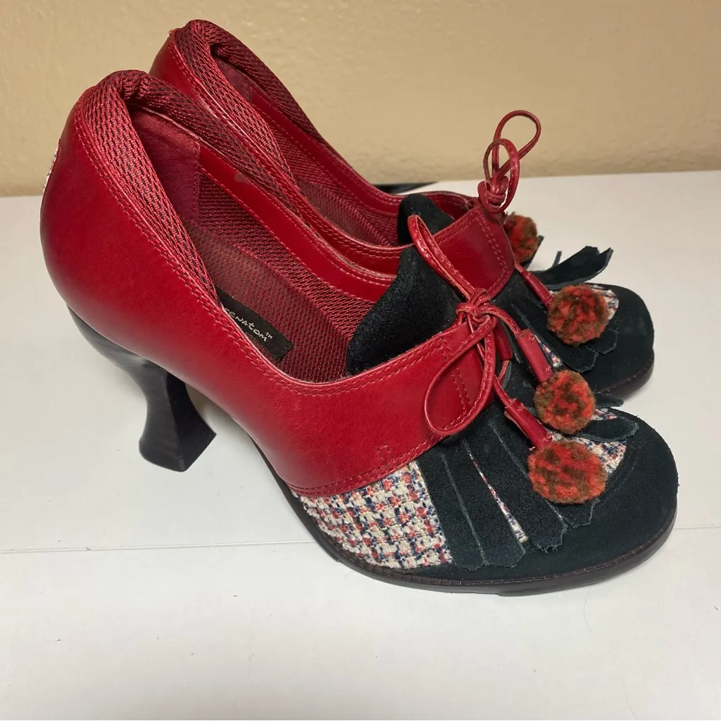 M by Morenatom Ladies Pom Pom Shoes Red And Black Size 6B - Image 2