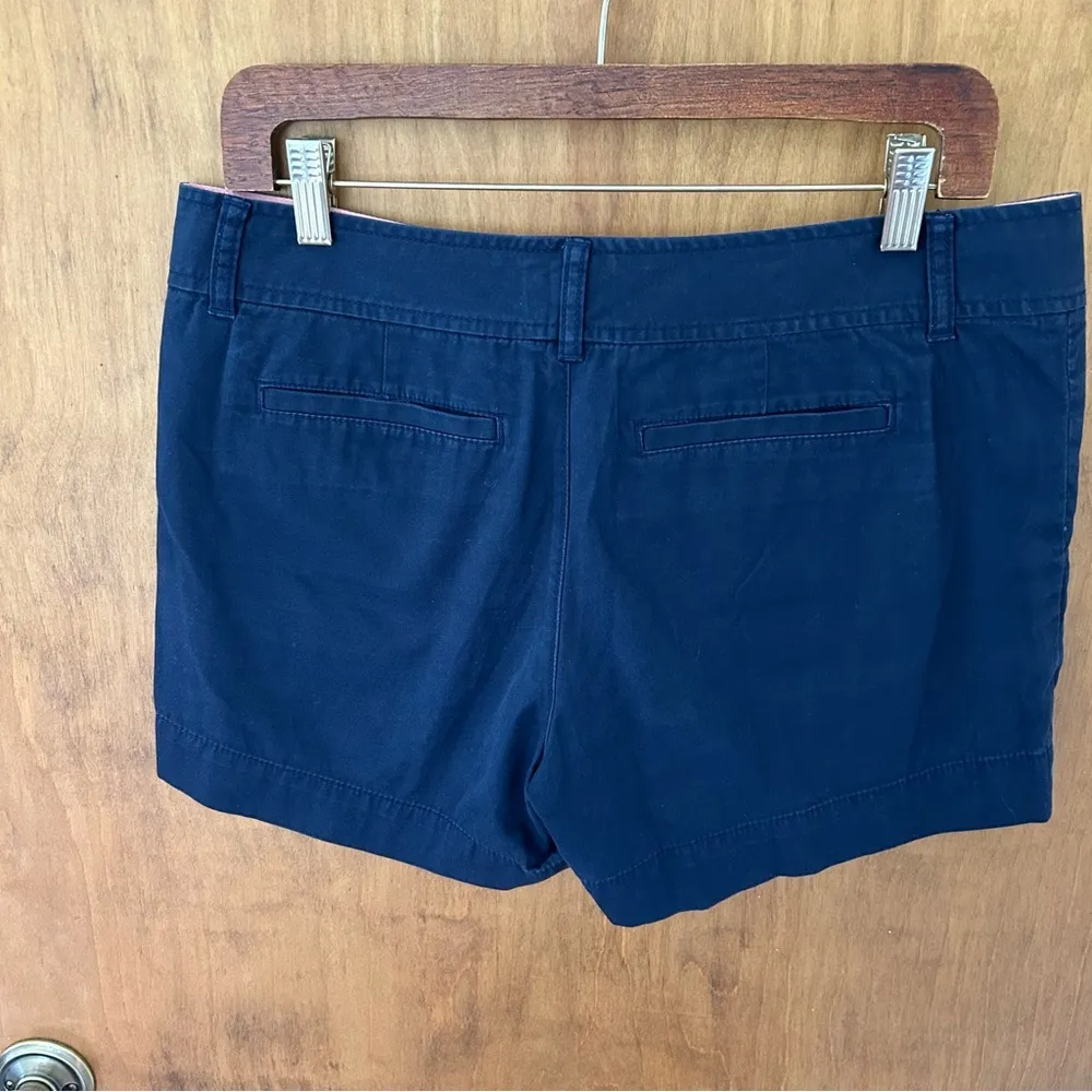 Lilly Pulitzer Chino Cotton Navy Shorts. Size 6. - Image 3