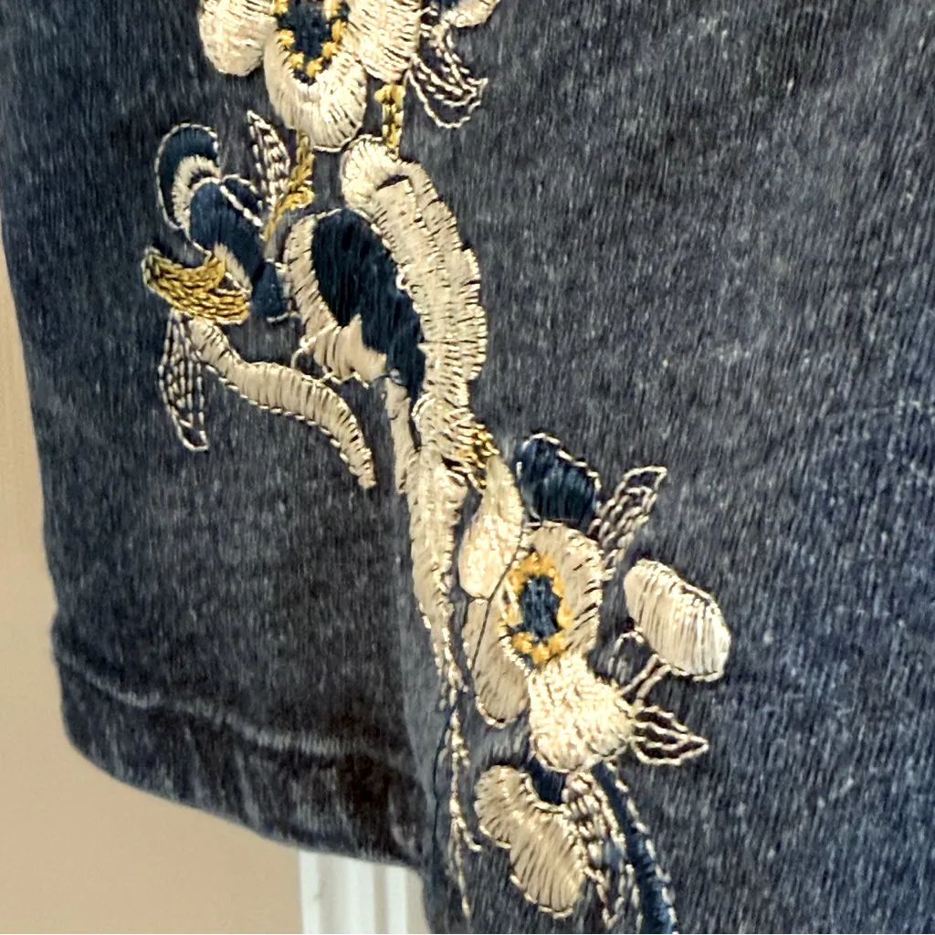 Denim & Co. Denim Full Zip Jacket Blue Floral
Embroidered Blue White Size 2XL - Image 6