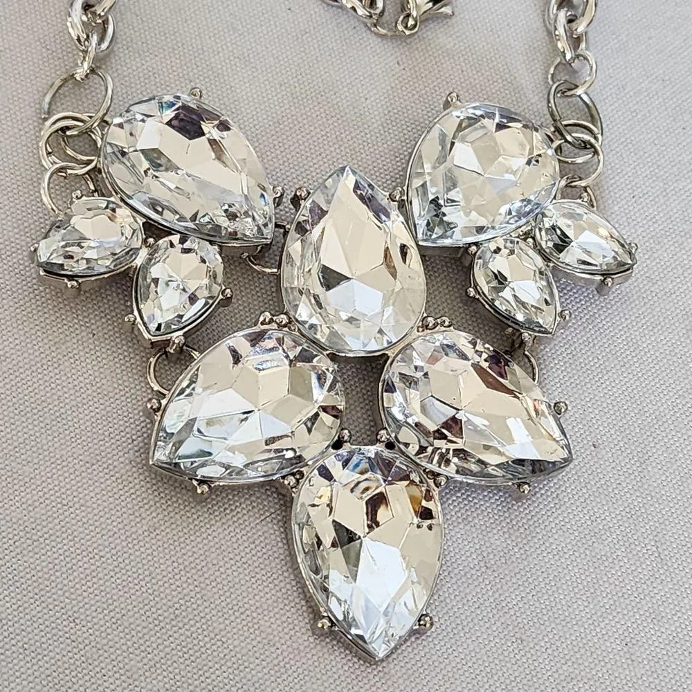 Silver Chain with Teardrop Center Pendant and Earrings Set - Image 3