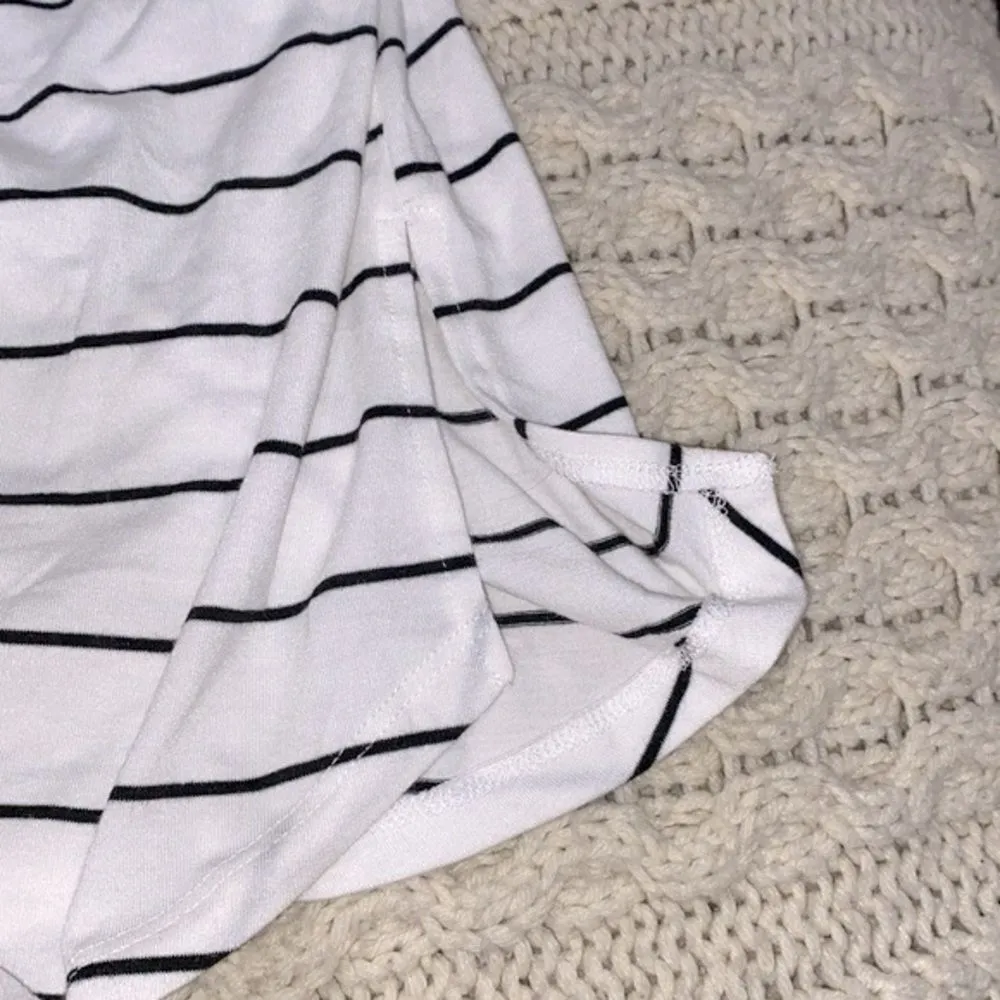Just Be white & black striped top size medium - Image 5
