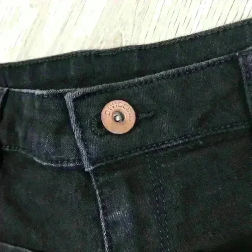 Divided H&M Black Shorts Size 6 - Image 10