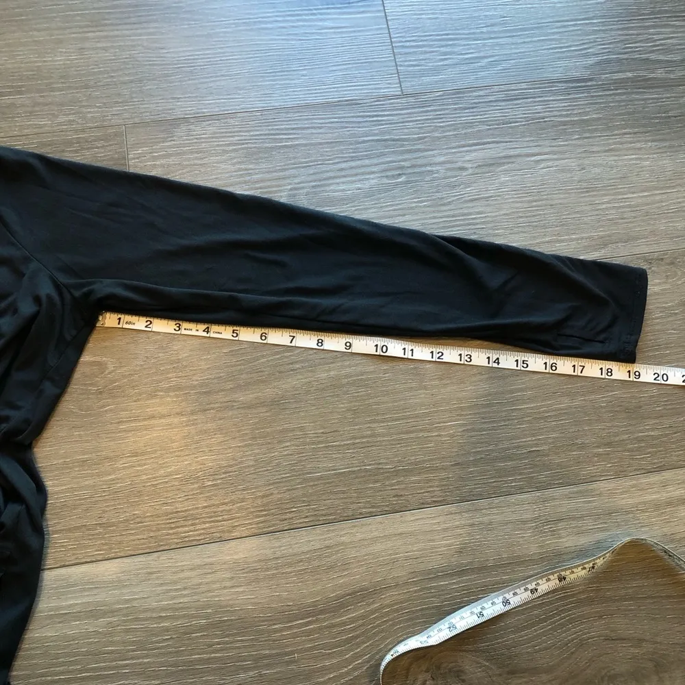 Layer 8 Black Athletic Long Sleeve Shirt With Thumb Holes Size Medium - Image 7