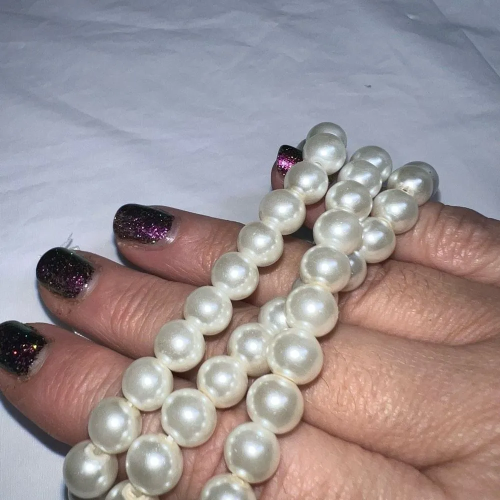 Ribbon Tie Triple‎ Strand Faux Pearl Stretch Bracelets - Image 9