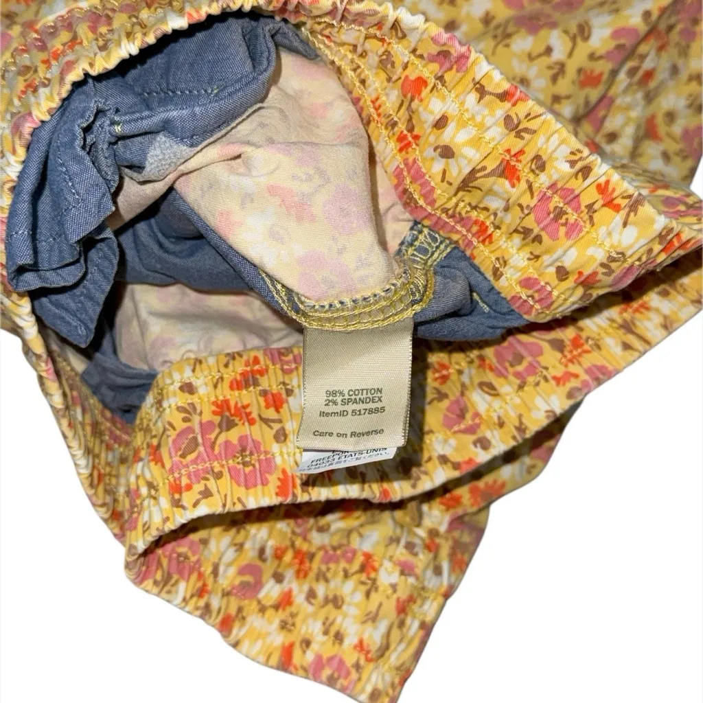 L.L. Bean Favorite Fit Yellow Floral Pull - Image 7