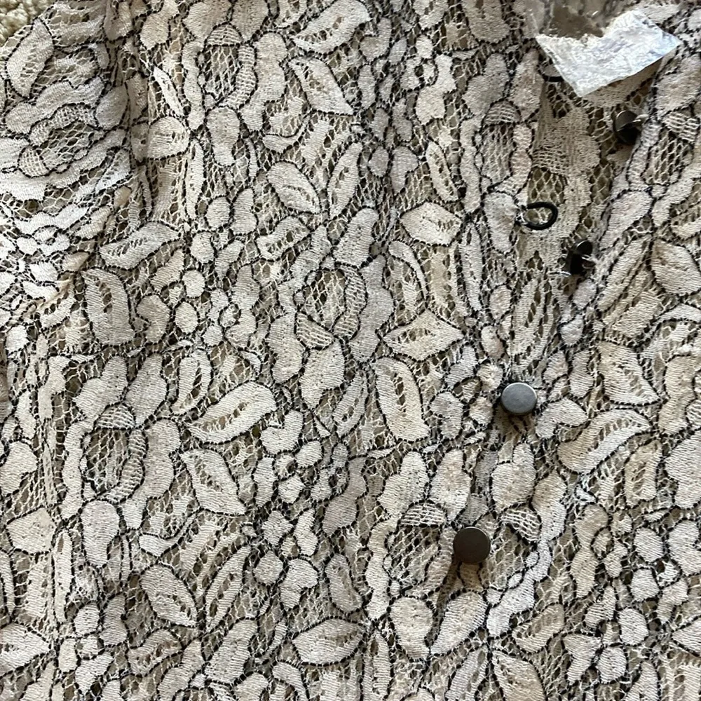 NEW Forever 21 Sheer Lacy Peplum Blouse Black White Top Shirt Size Small NWT - Image 3