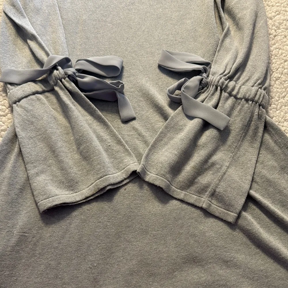 CeCe Long Sleeve Dress in Light Gray - Image 3