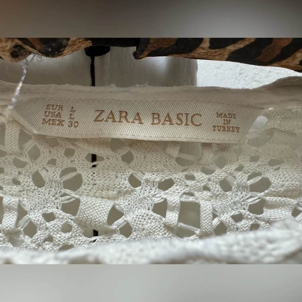 Zara White Crochet Knit Crop Top Large - Image 3