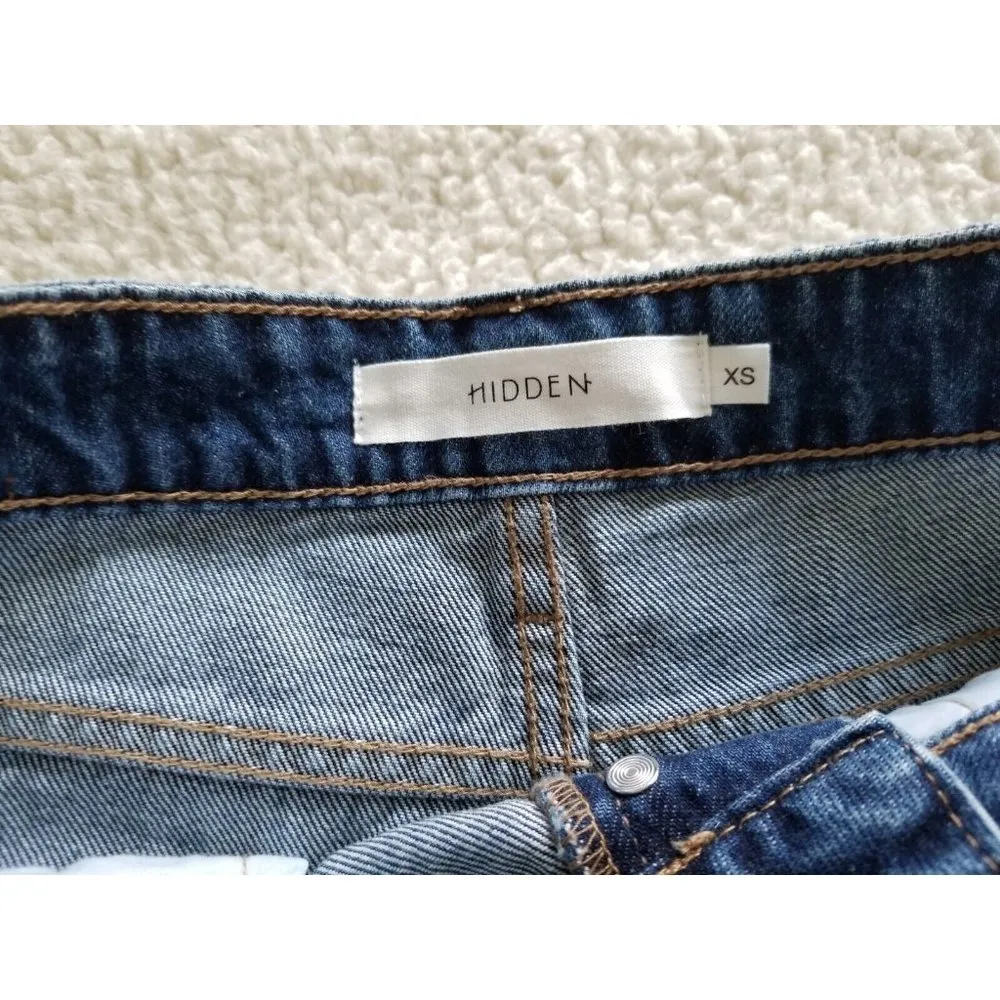 Hidden SOFIE Mom Shorts Distressed Dark Wash Button Fly Womens Size XS/27 Waist - Image 4