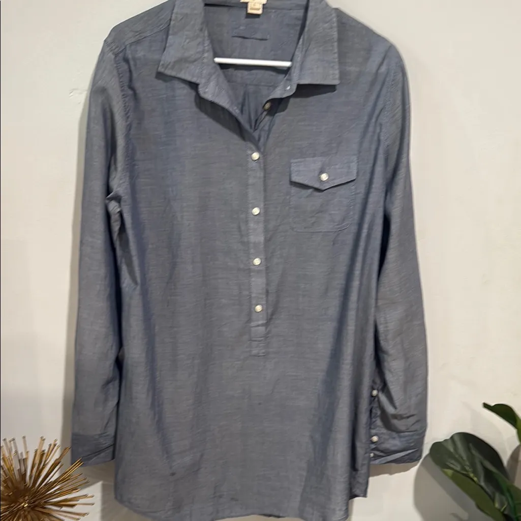 J.Crew  Classic Gray Button-Up - Image 3