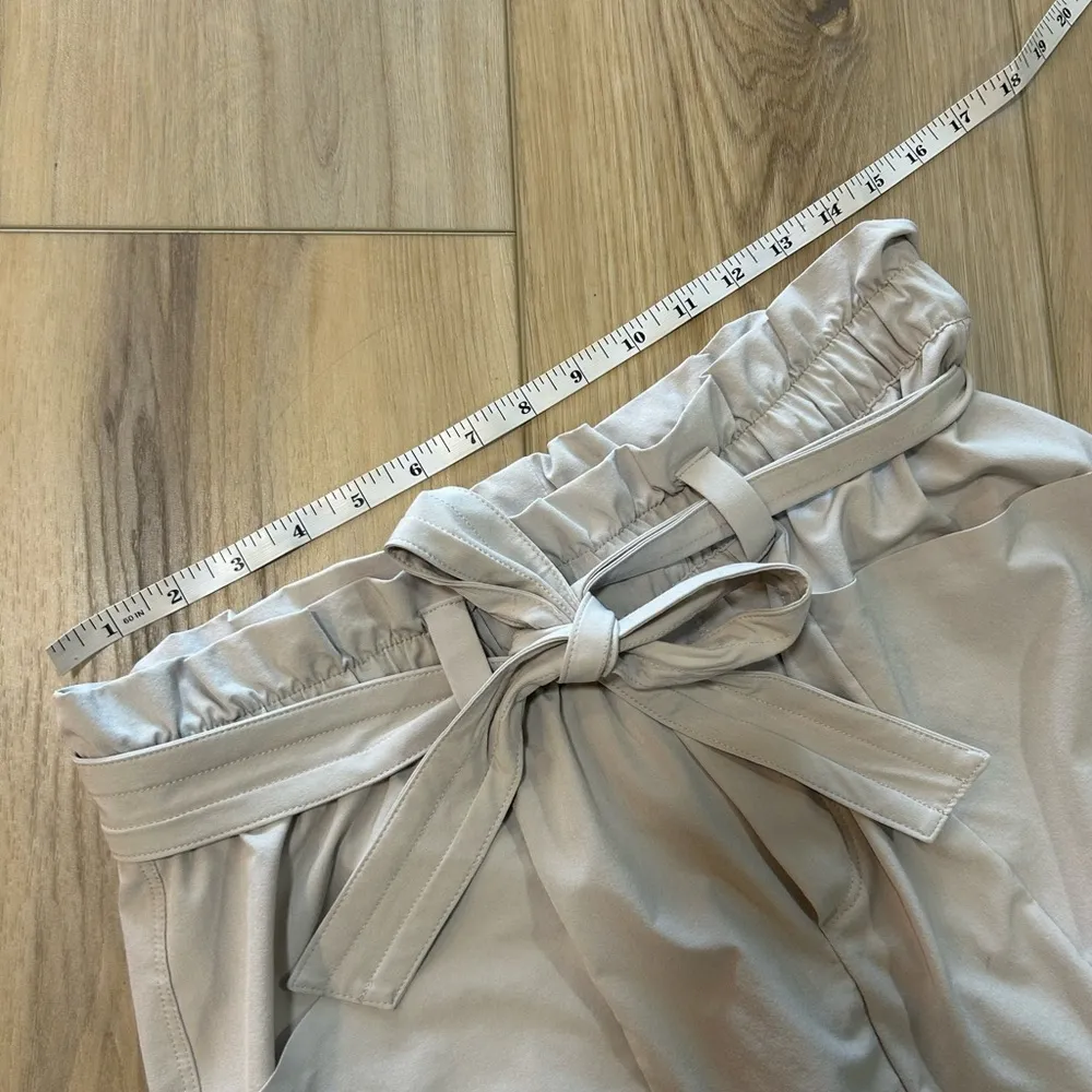 Athleta Skyline Skort "Paper Bag" Waist Khaki Stretch with Bow Size 6 - Image 7