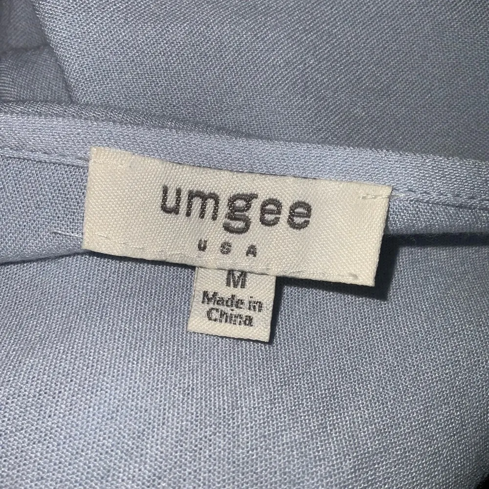 Umgee Floral Embroidered Bell Cuff Round Neck Chambray Boho Casual Blouse Medium - Image 10