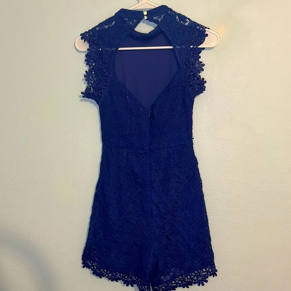 Women’s Mi ami navy blue lace open back shorts and short sleeved romper size xxs - Image 3