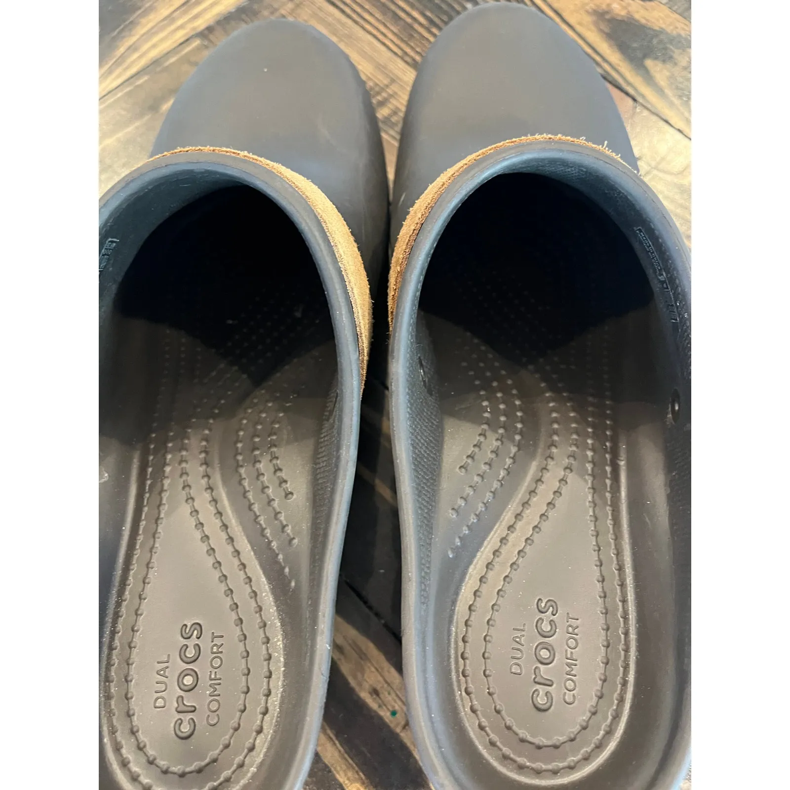 Crocs Sarah Clog Mule Dual Comfort Expresso Rubber Suede Women 10 Neutral Hobbit - Image 5