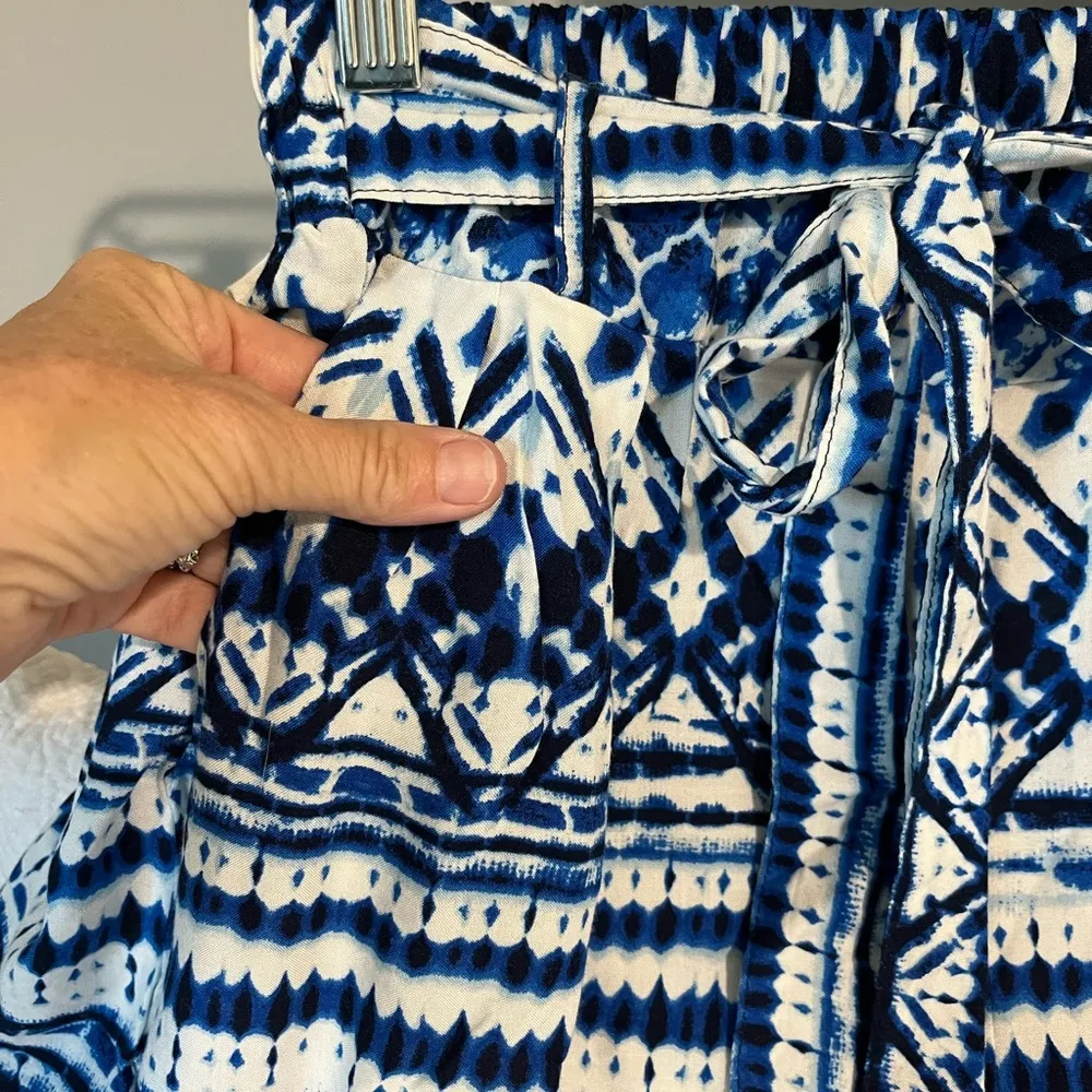 New Look Flowy Shorts Tie Belt Blue White Womens Medium Beach Bohemian Mom - Image 8