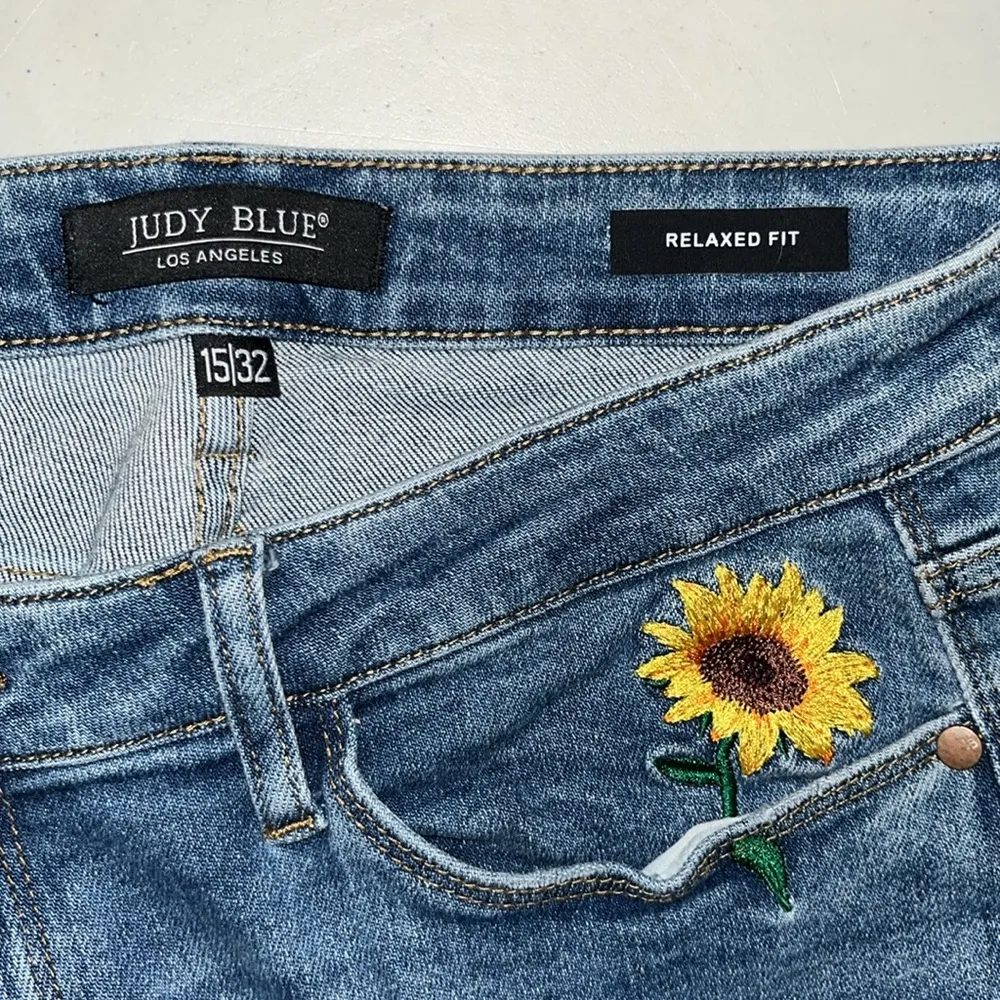 Judy Blue 15/32 Blue Denim - Sunflower Embroidered High Rise Relaxed Fit Jeans - Image 4