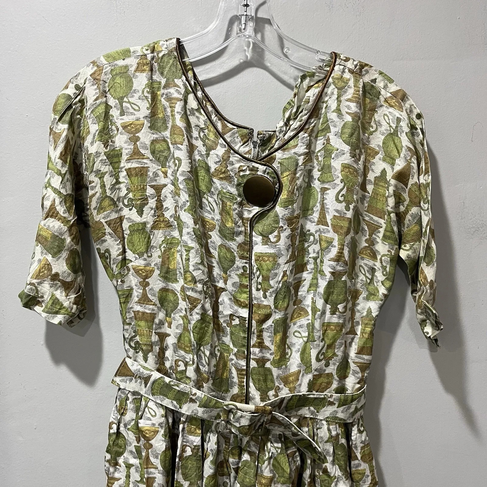 Vintage Handmade 60s Midi Dress with Belt Sz 8 Vase Pattern Short Sleeve Zipper Green - Image 5
