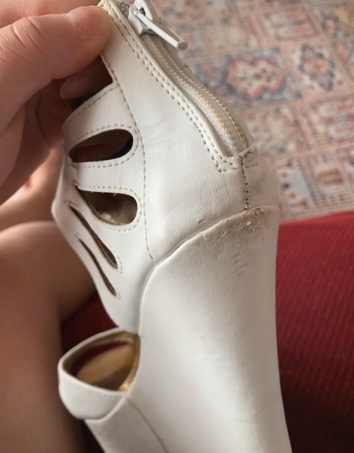 Women’s white heels size 6.5 - Image 2