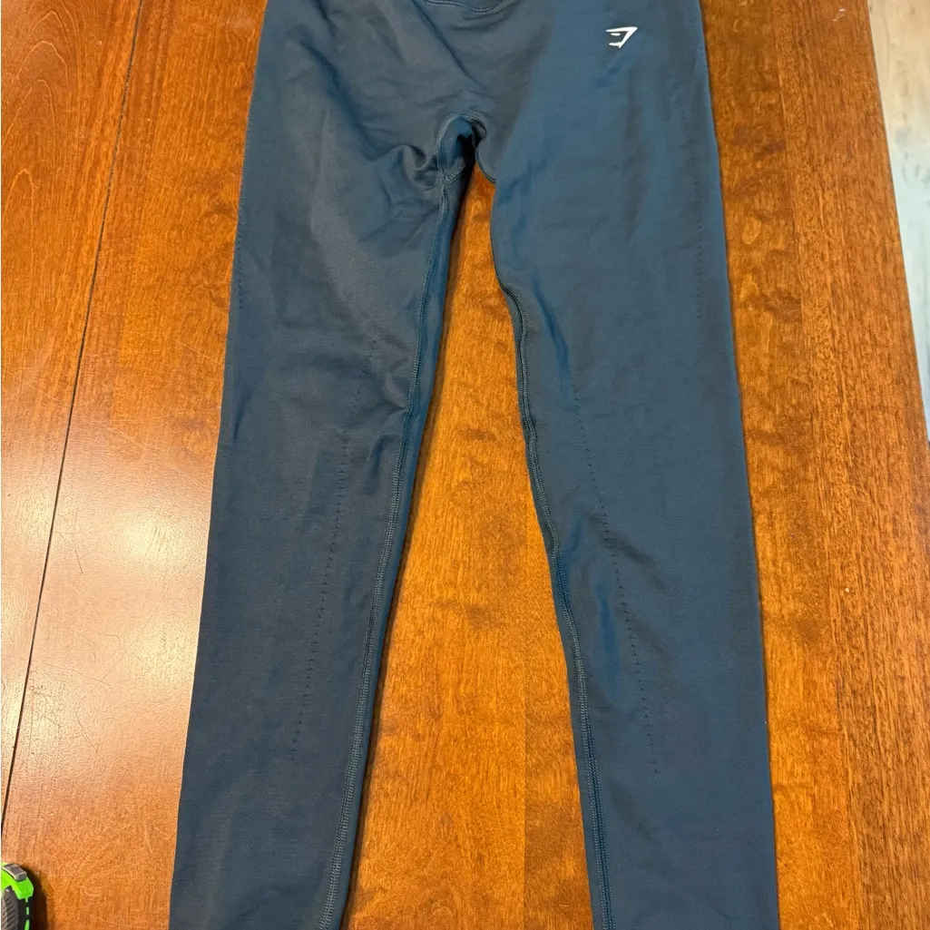 NEW Gymshark Women’s Titanium Blue Small Sweat Seamless Leggings Cutout - Image 2