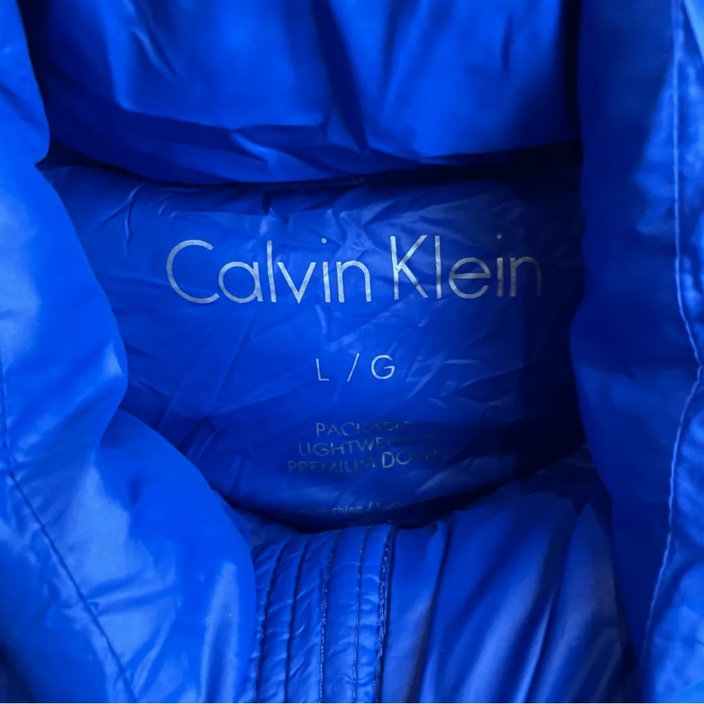 Calvin Klein Women's Blue Puffer Jacket - Image 8