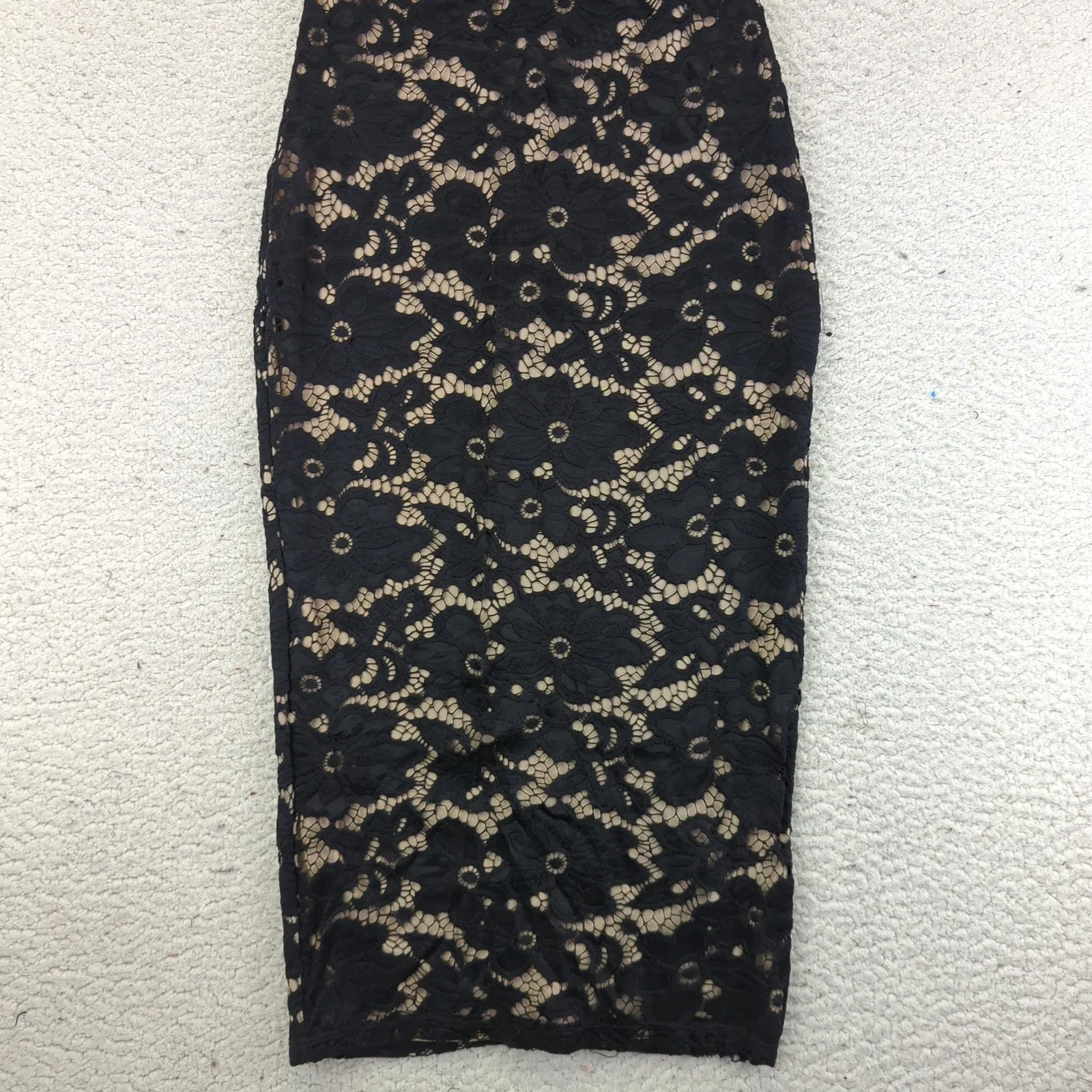 Marciano Black Lace Sheath Dress Cutout Back Nude Lined Cap Sleeve Small Formal - Image 7