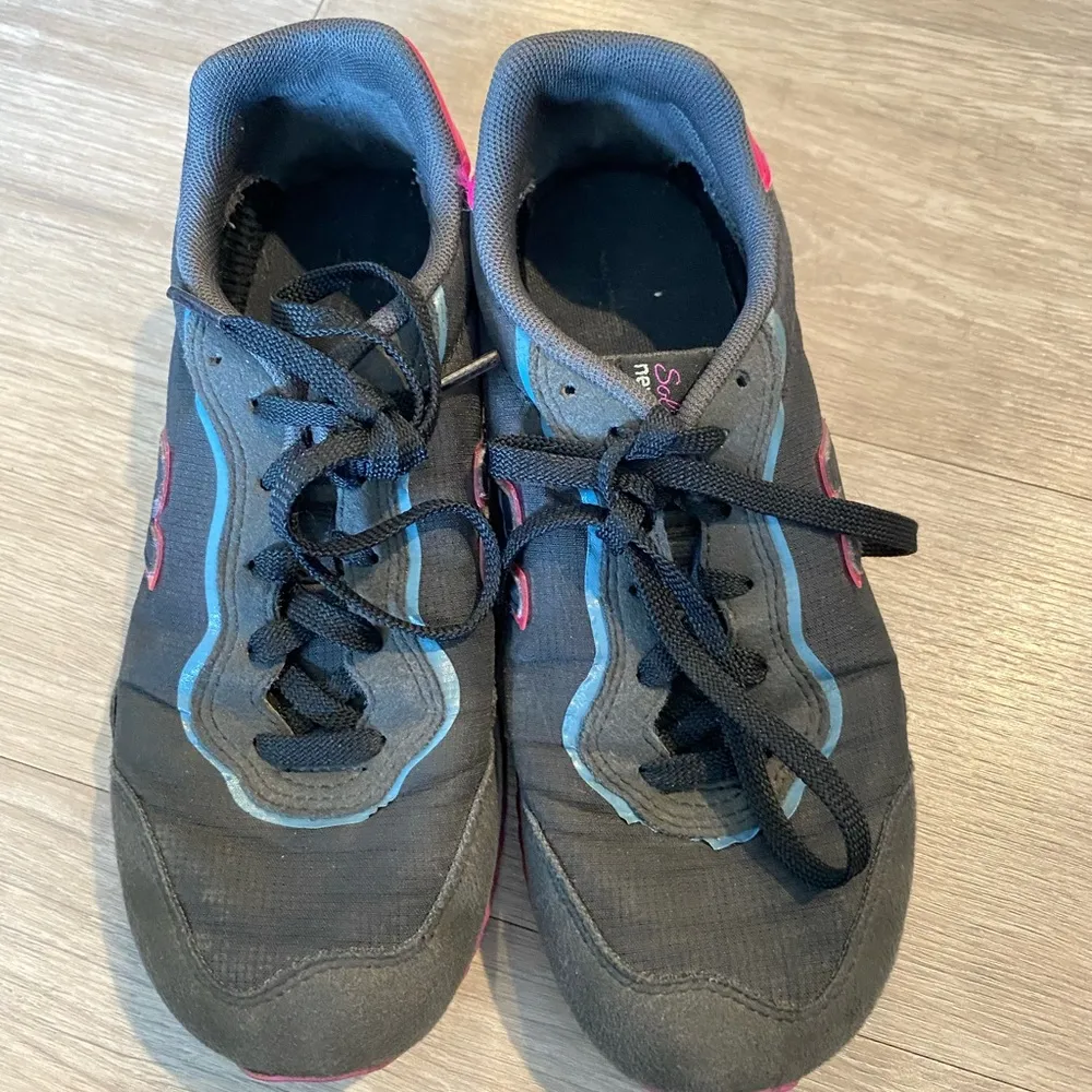 New Balance Women's Sola Sneakers pink and black size 5.5 - Image 2