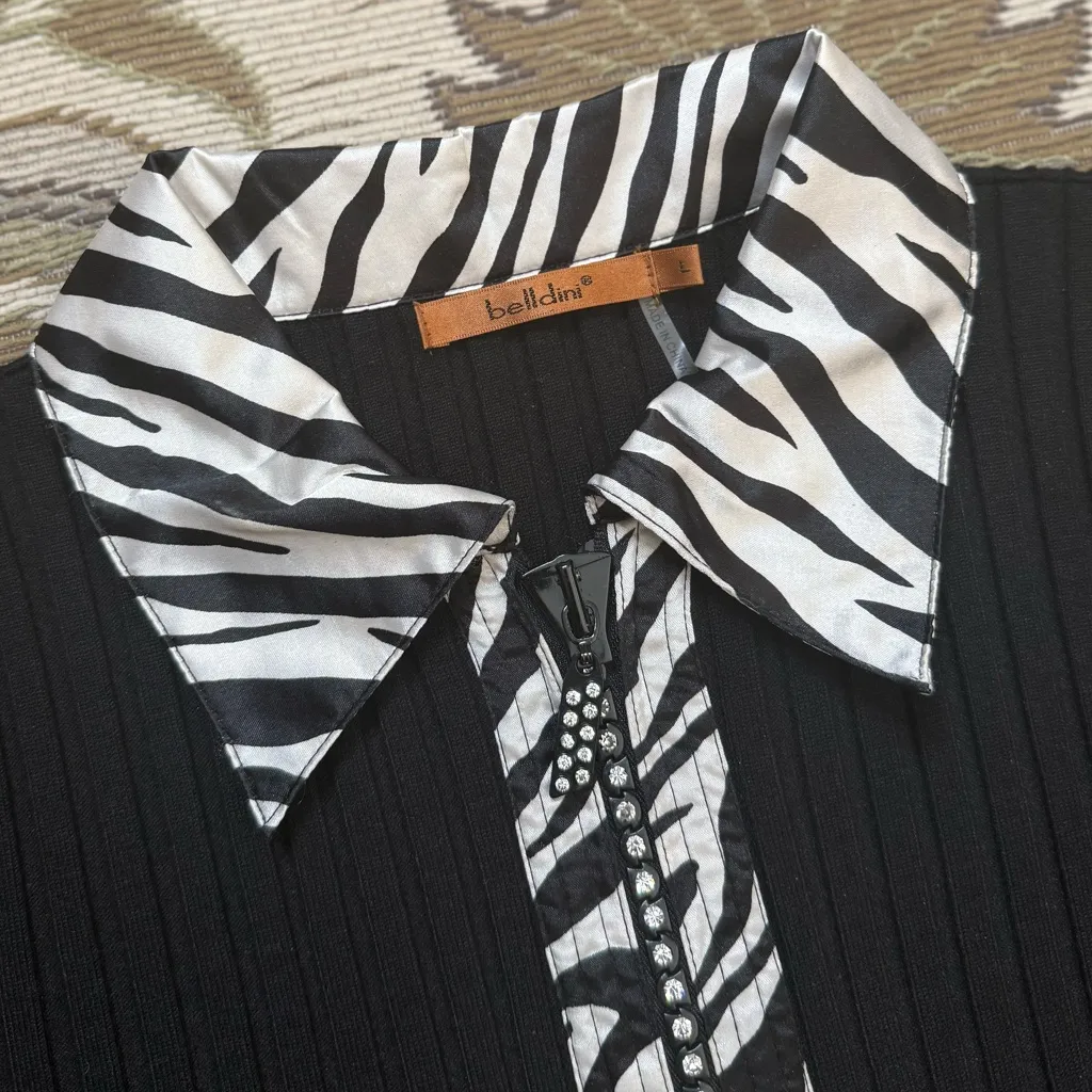 Belldini Vintage Sweater Black Ribbed Top Zebra Rhinestone Zipper L Large - Image 2