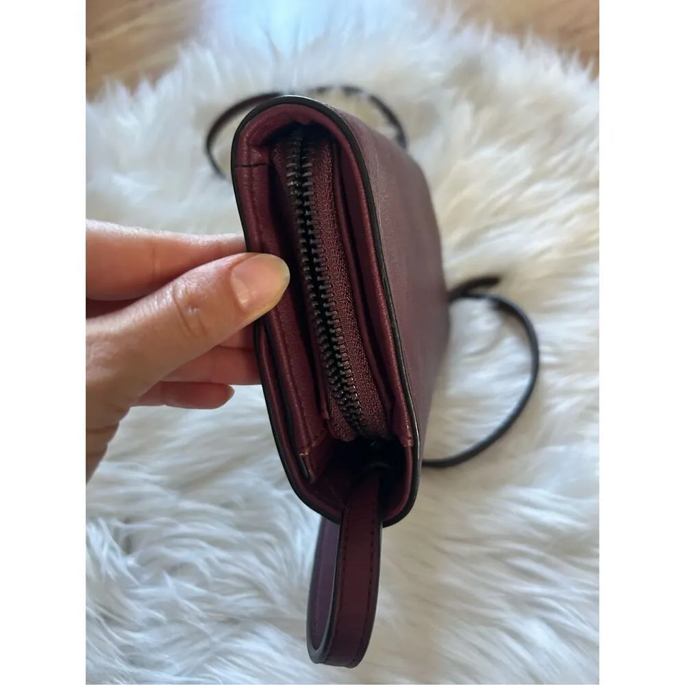 Simply Vera Vera Wang Ombre Red and Black Handbag wallet clutch - Image 5