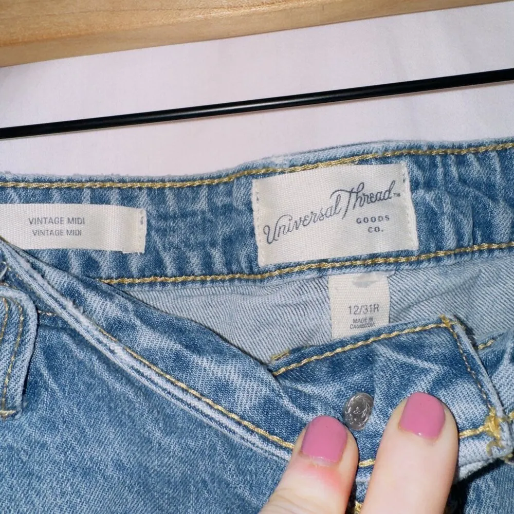 Universal Thread Light Wash Denim High Rise Button Front Vintage Midi Shorts - Image 3