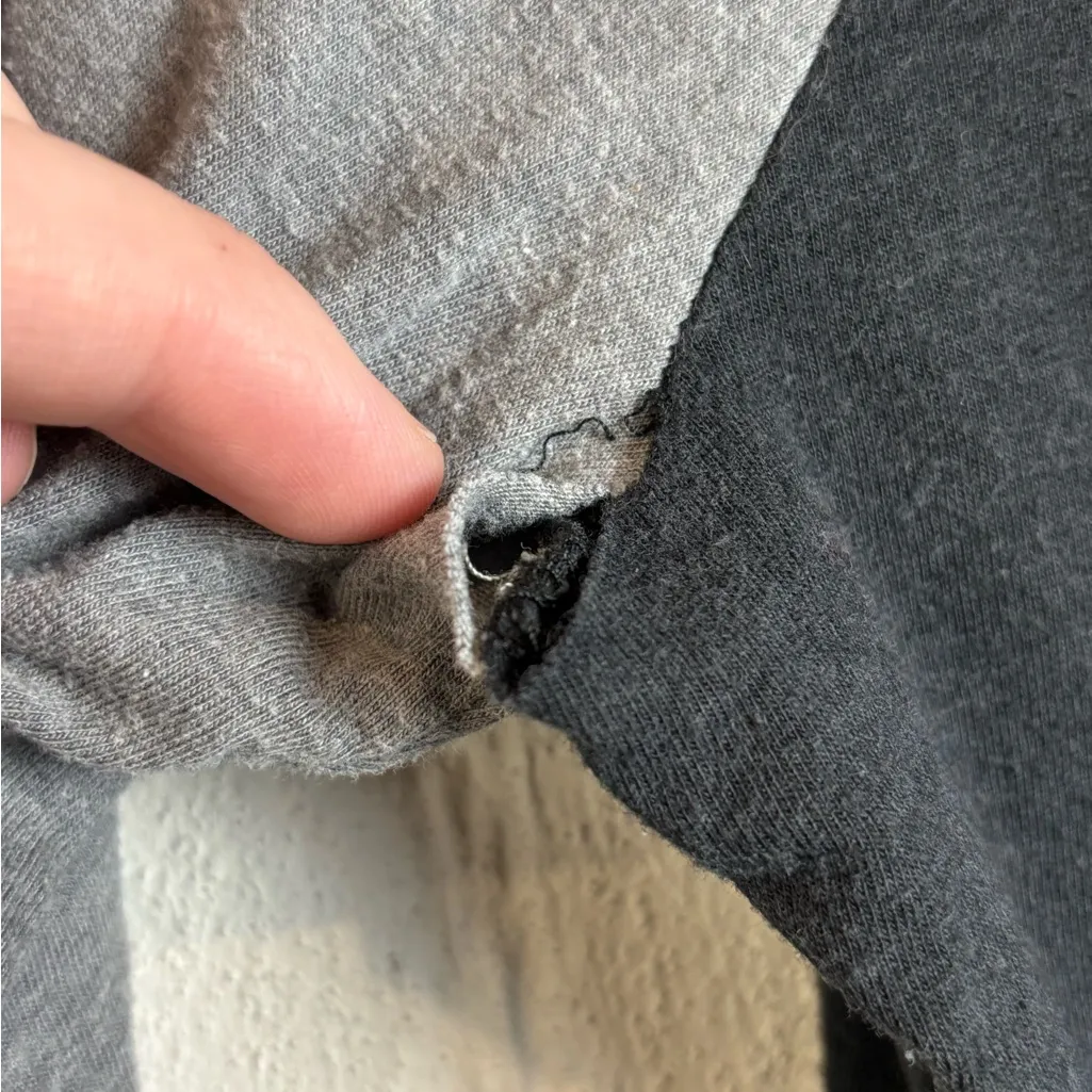 The Nike Tee Iowa Hawkeyes Casual Black & Grey Casual Baseball Style Tee Size M - Image 6