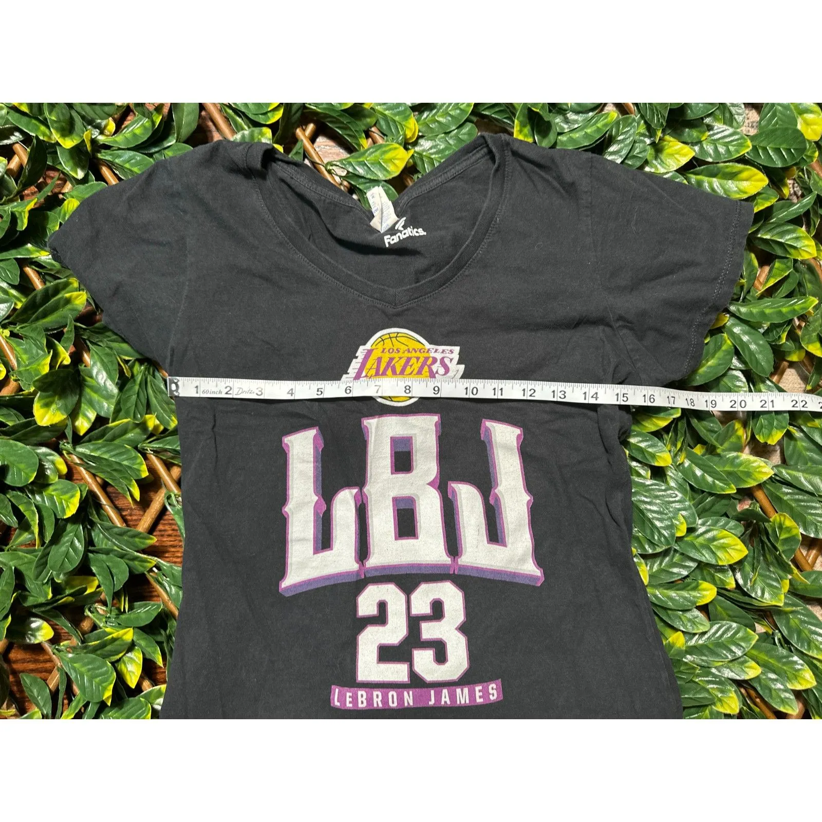 NBA Fanatics LA Lakers Lebron James V Neck Black Shirt Size Medium - Image 5