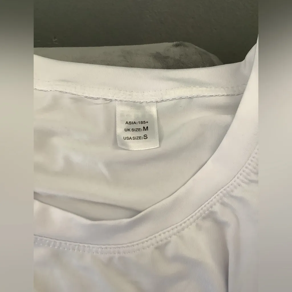 Bundle of three athletic tops 🖤🤍💙 NEW Blue - Image 7