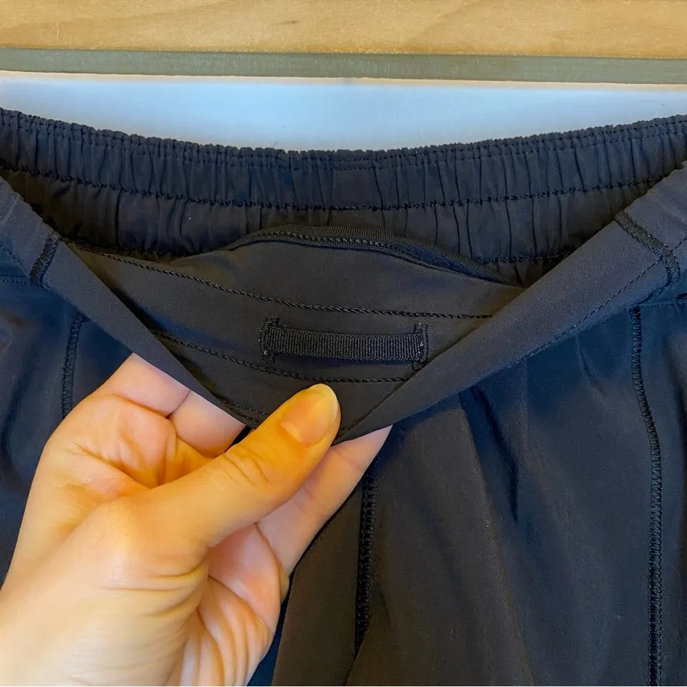 LULULEMON Hotty Hot Lined Actibeve Short II *Long 4" in
Black Sz 6 Tall - Image 7