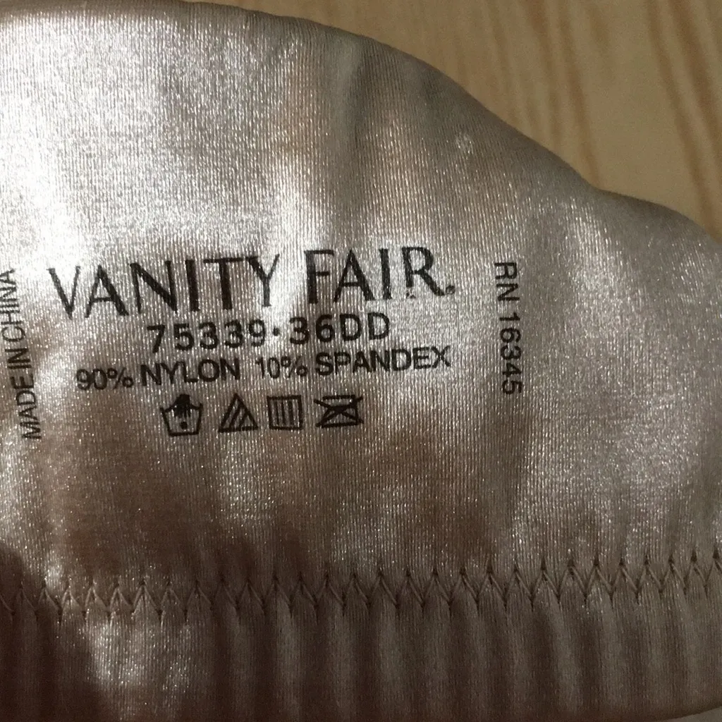 Bin 17 Vanity Fair Bra Thick Straps Beige/Gold/Nude Front Closure Size 36DD - Image 5