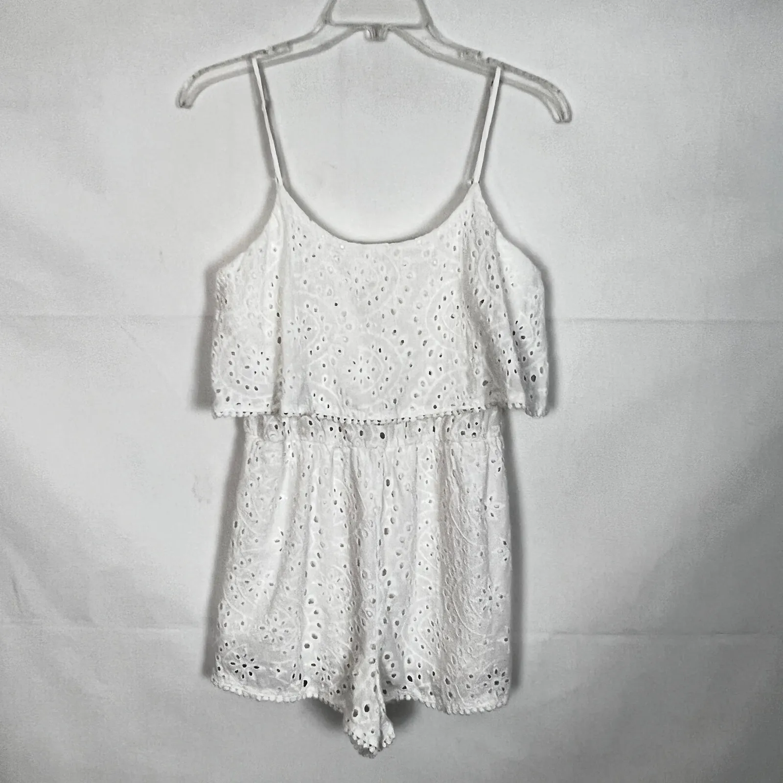 LA Hearts Eyelet Sleeveless Ruffle White Romper - Image 2
