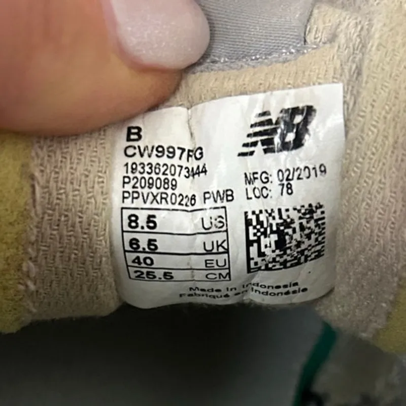 New Balance 997H Gray Sneakers size 8.5 - Image 5