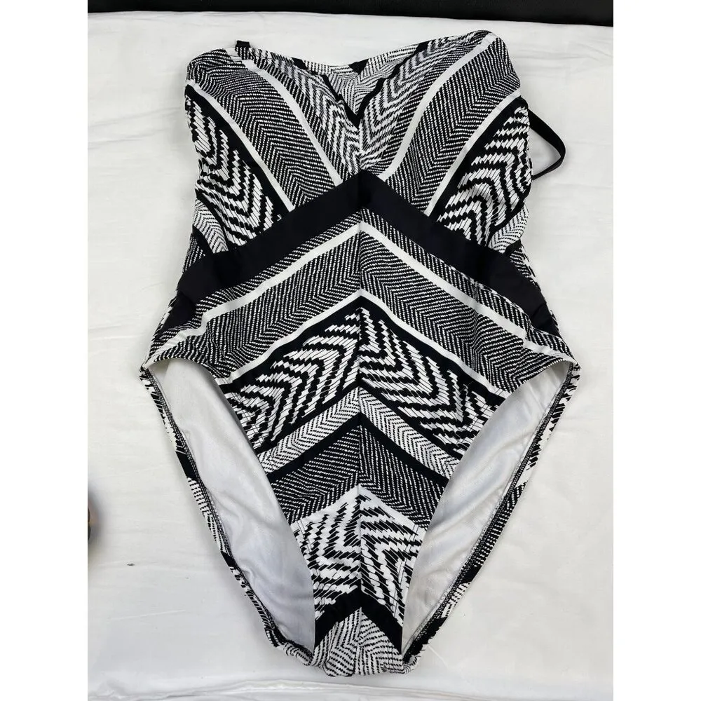 Kenneth Cole Women's Black & White 1 piece Bathing Suit/Swimwear Small SKU 3599 - Image 7