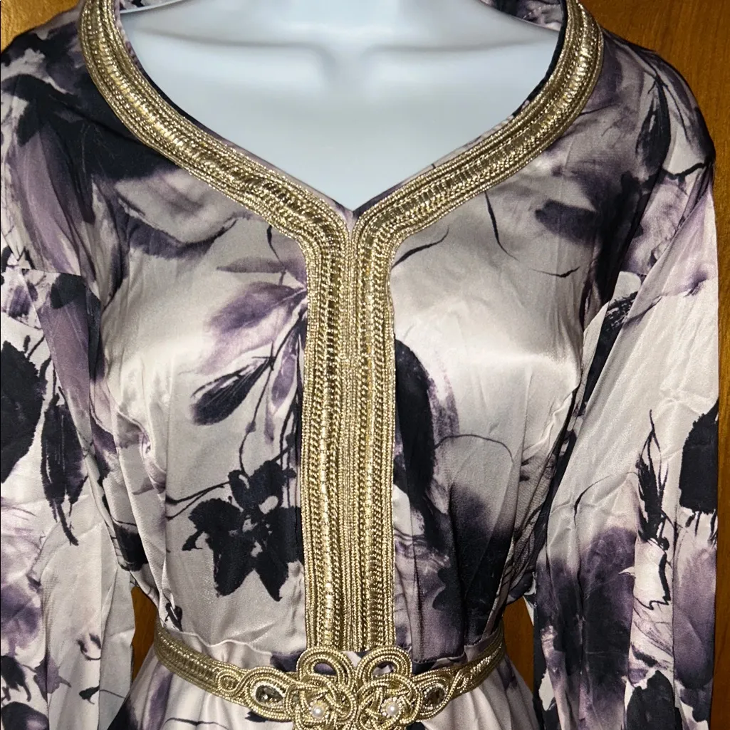 Woman’s Elegant Toleen Floral Dress with Gold Trim With Accent Belt Size 3XL(18) Black - Image 2